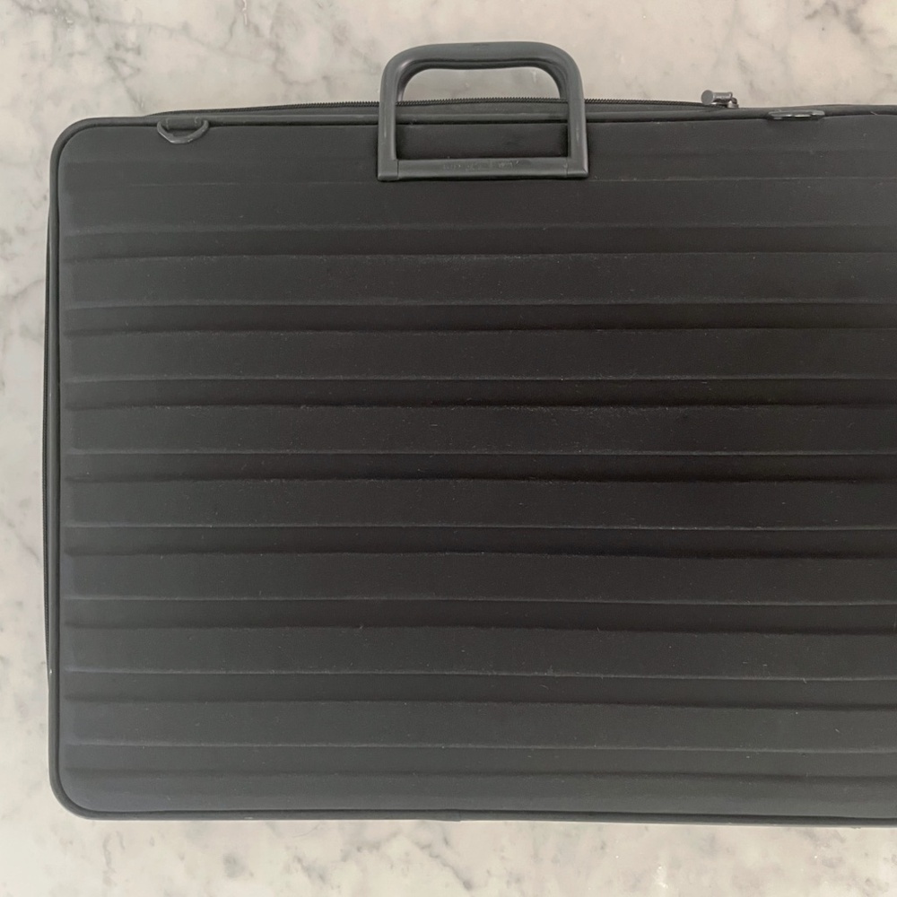 Makio Hasuike portfolio case for artwork